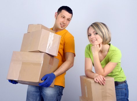 Efficient moving process with expert packing assistance